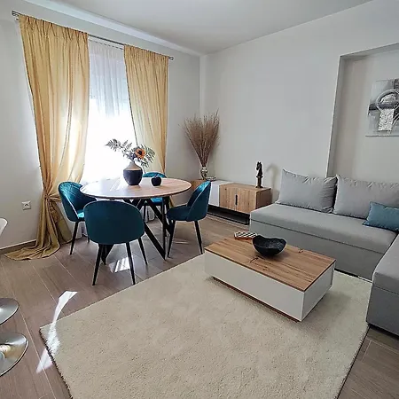 Luxury Captain's Corner In Trikala, 3bd *