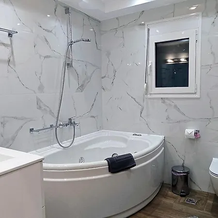 Luxury Captain's Corner In Trikala, 3bd شقة