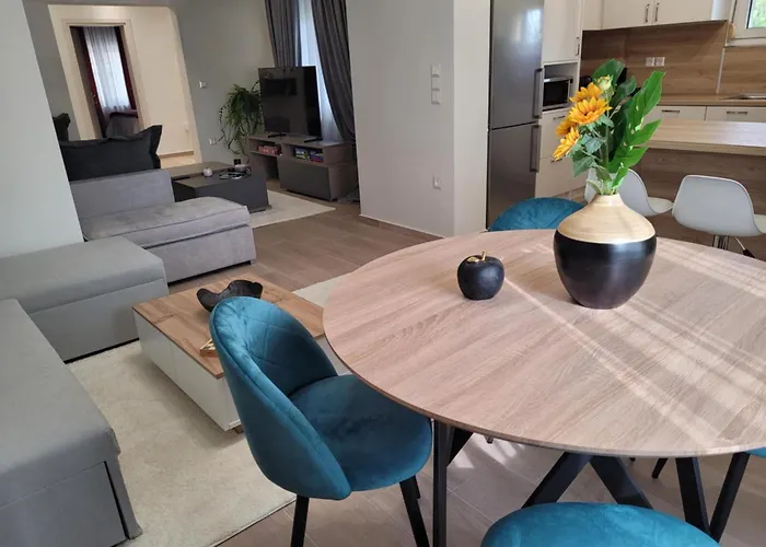 Luxury Captain's Corner In Trikala, 3bd Apartament *